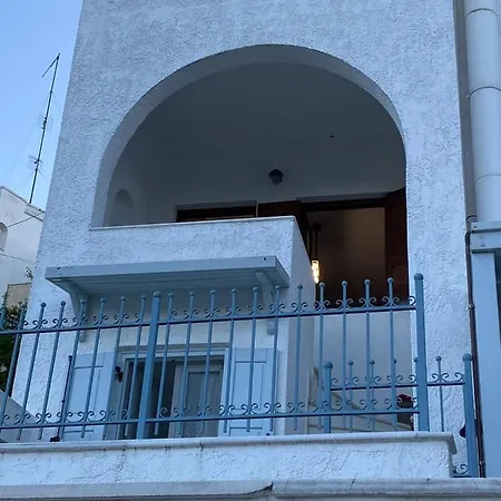 On The Road House Apérathos