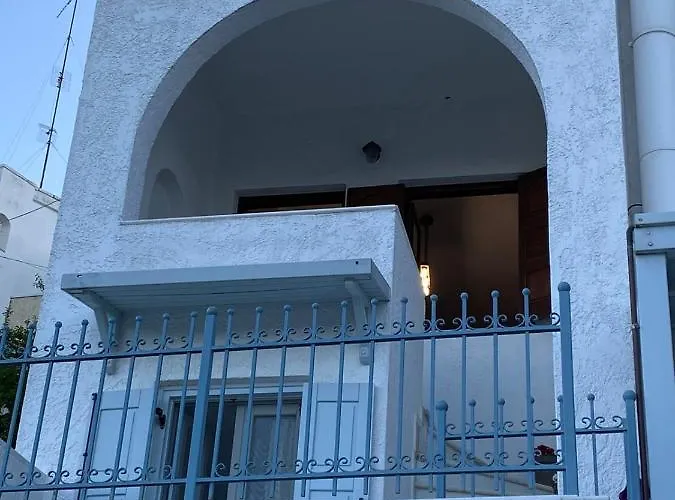 On The Road House Apérathos