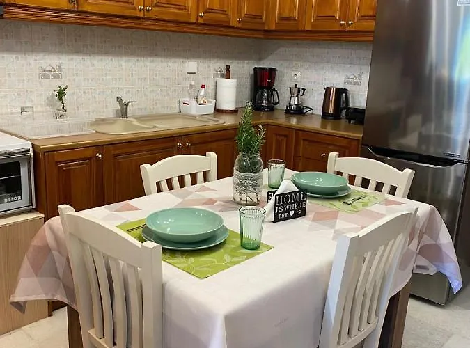 On The Road House Apartment Aperathos