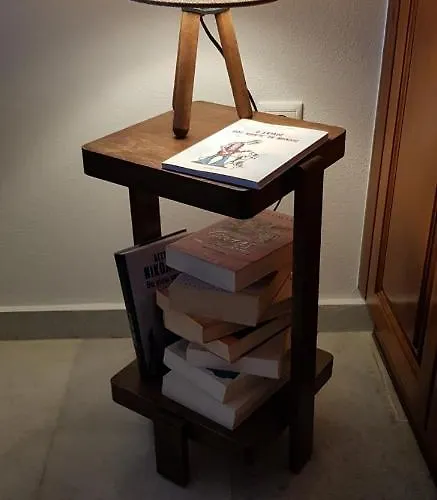 On The Road House * Aperathos